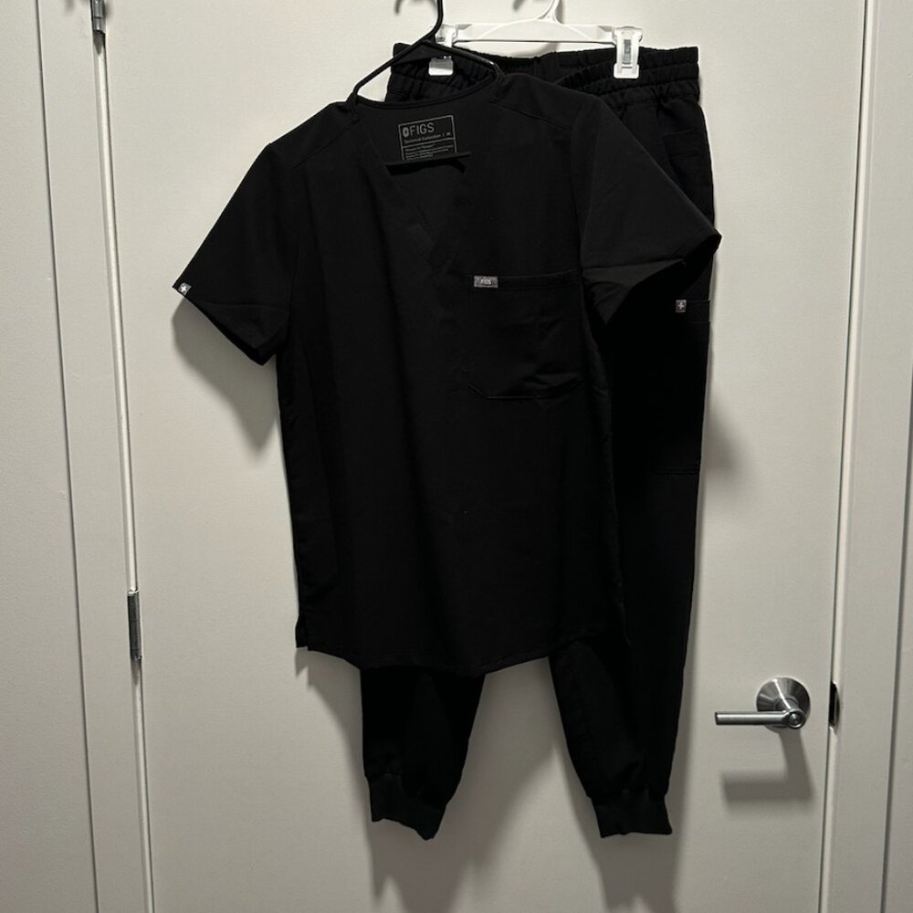 *SOLD* Figs Catarina One Pocket Scrub Top & Uman Regular Joggers Sized Medium